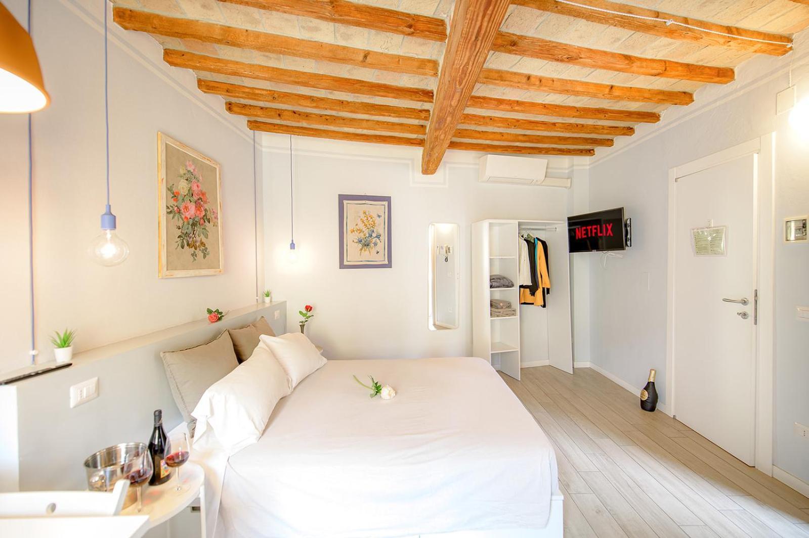 Appartement La Casa Del Vino à Parme Extérieur photo